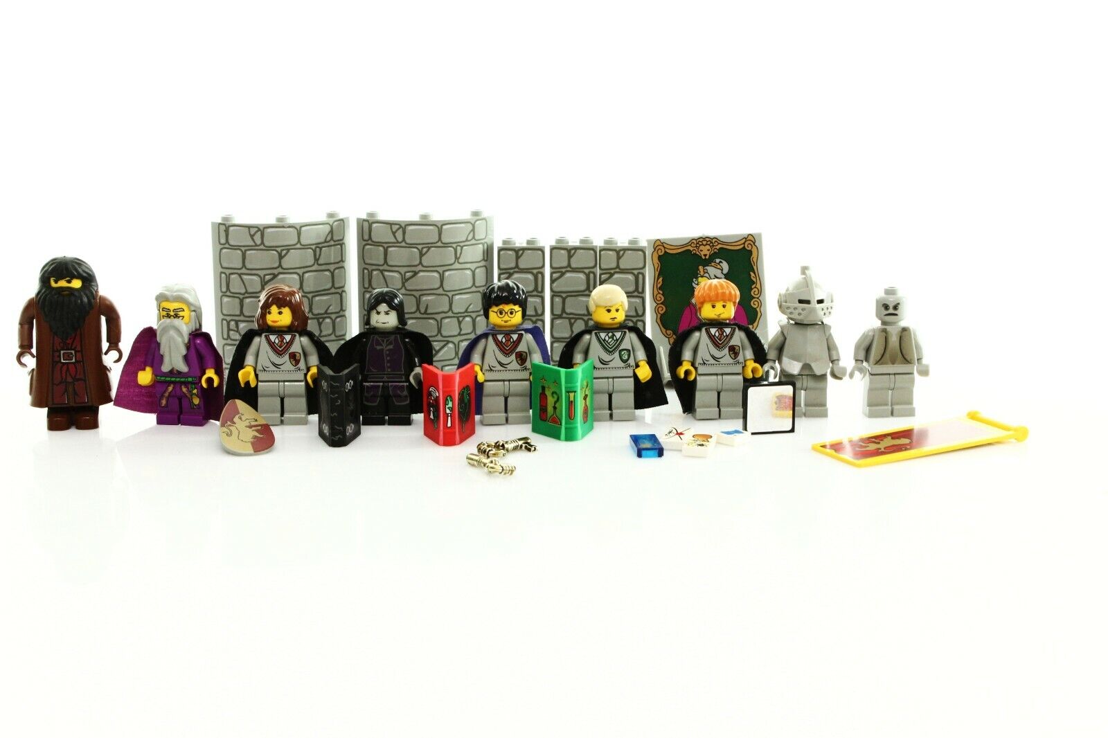 LEGO HARRY POTTER 4709 HOGWARTS CASTLE 90% COMPLETE + FIGURES