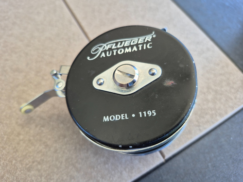 Mulinello da pesca a mosca Pflueger modello automatico 1195 senza scatola - Foto 1 di 3