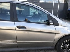 Mercedes B Klasse W245 Tür vorn rechts Beifahrertür im Rohbau 748 Kometgrau Mercedes B Klasse W245 Tür vorn rechts Beifahrertür im Rohbau 748 Kometgrau