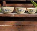 Pyrex Homestead Mixing Bowls Tan Speckled Blue Set Of 3 401 402 403 Nice
