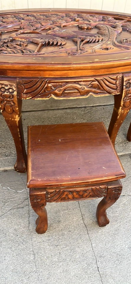 Mesa de centro china tallada ovalada de mediados del siglo XX. Excelente estado. Foto 3 de 4