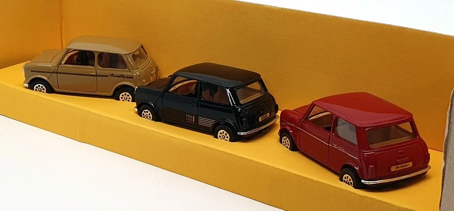 Corgi 1/36 Scale C18/1 - 3 Mini Racers - Piccadilly Park Lane The Chelsea - Image 3 of 4