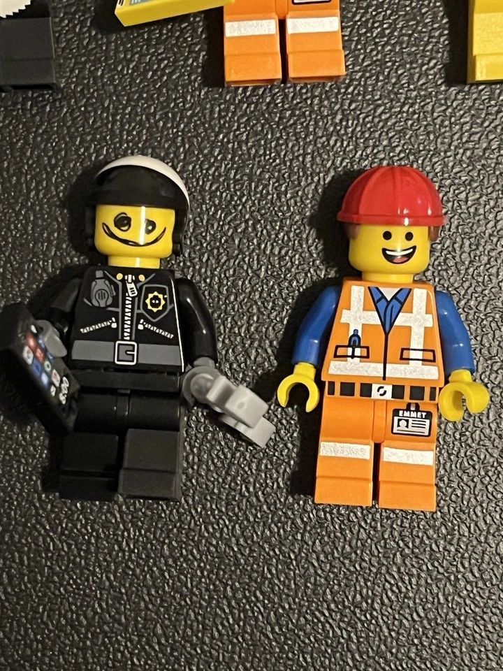 La LEGO Película Serie 1 Minifigura Lote De 5 Emmet Panda Traje Pantalones Guy Bad Cop Foto 2 de 4