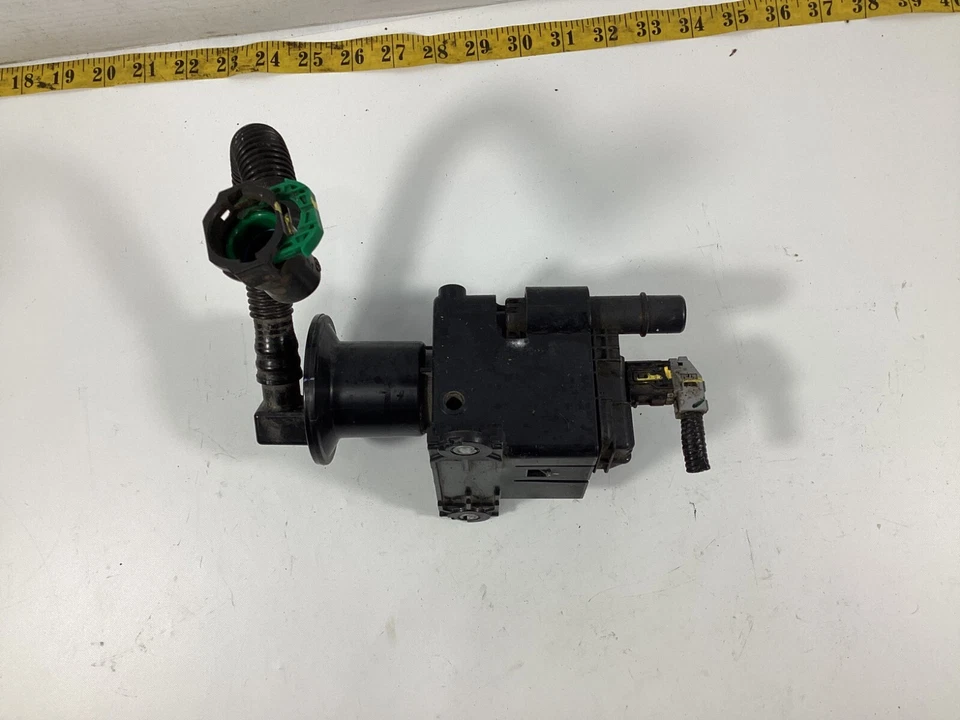 2018-2023 TOYOTA CAMRY FUEL VAPOR CANISTER FILTER / LEAK DETECTION PUMP OEM . - Image 3 of 4