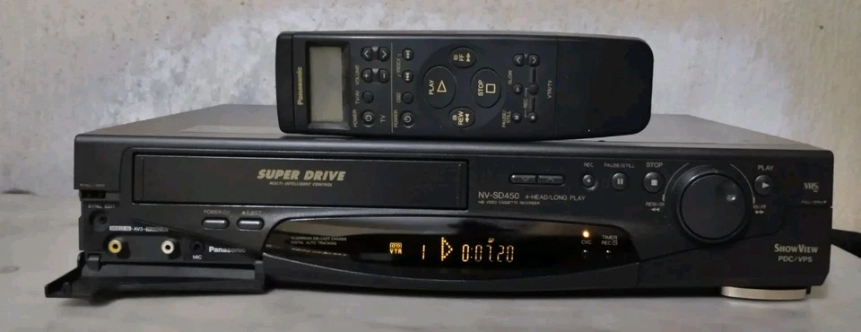 PANASONIC NV-SD450 VIDEOREGISTRATORE VHS 4 TESTINE CON TELECOMANDO ORIGINALE - Immagine 2 di 4