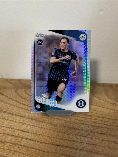 2025-26 Topps Chrome UEFA Club Competitions Pio Esposito #163 Hyper Prizm RC