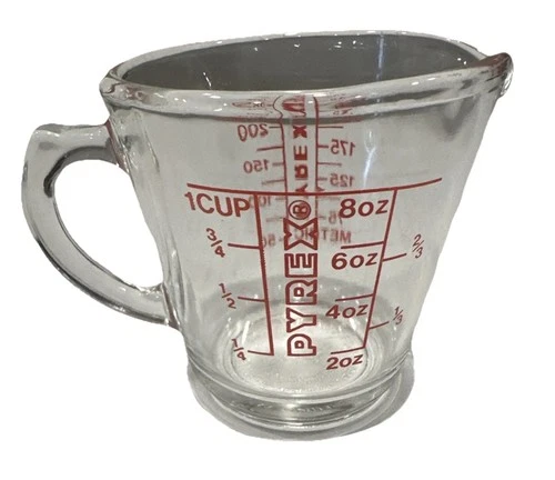 Pyrex Measuring Cup 508  1 Cup Red Lettering Closed D Handle USA Vintage