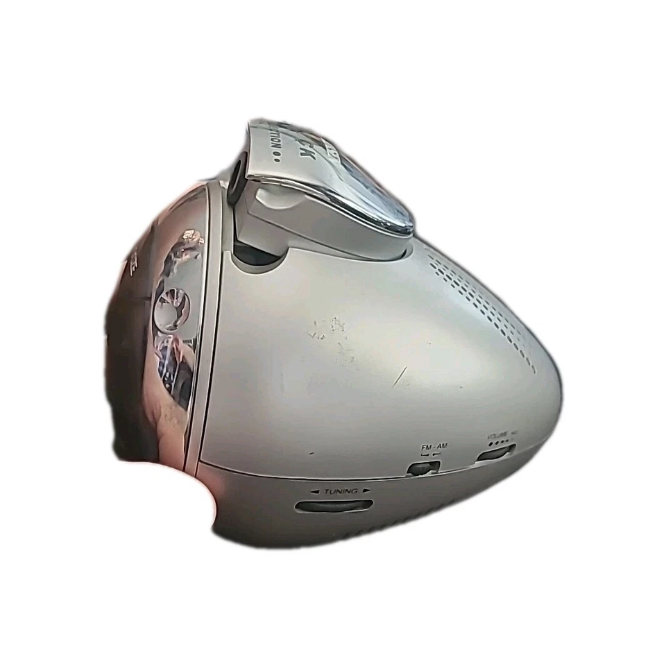 Jensen JCR-220 Projection Clock Radio Alarm in White & Silver  - Image 2 of 4