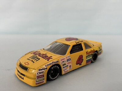 RACING CHAMPIONS NASCAR 1:43 SCALE #4 ERNIE IRVAN DIE-CAST CAR