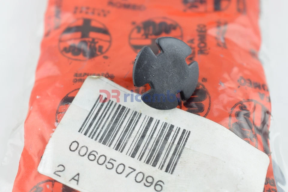 TAPPO CLIP FISSAGGIO ISOLAMENTO COFANO MOTORE ALFA 145 164 - ALFA ROMEO 60507096 Foto 4 de 4