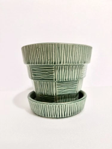 McCoy Pottery Flower Pot Planter Green Basket Weave Pattern 5.5” x 5” Tall