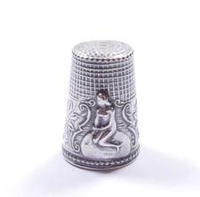 Vintage Thimble Lady Leafs Decorated 925 Sterling Silver