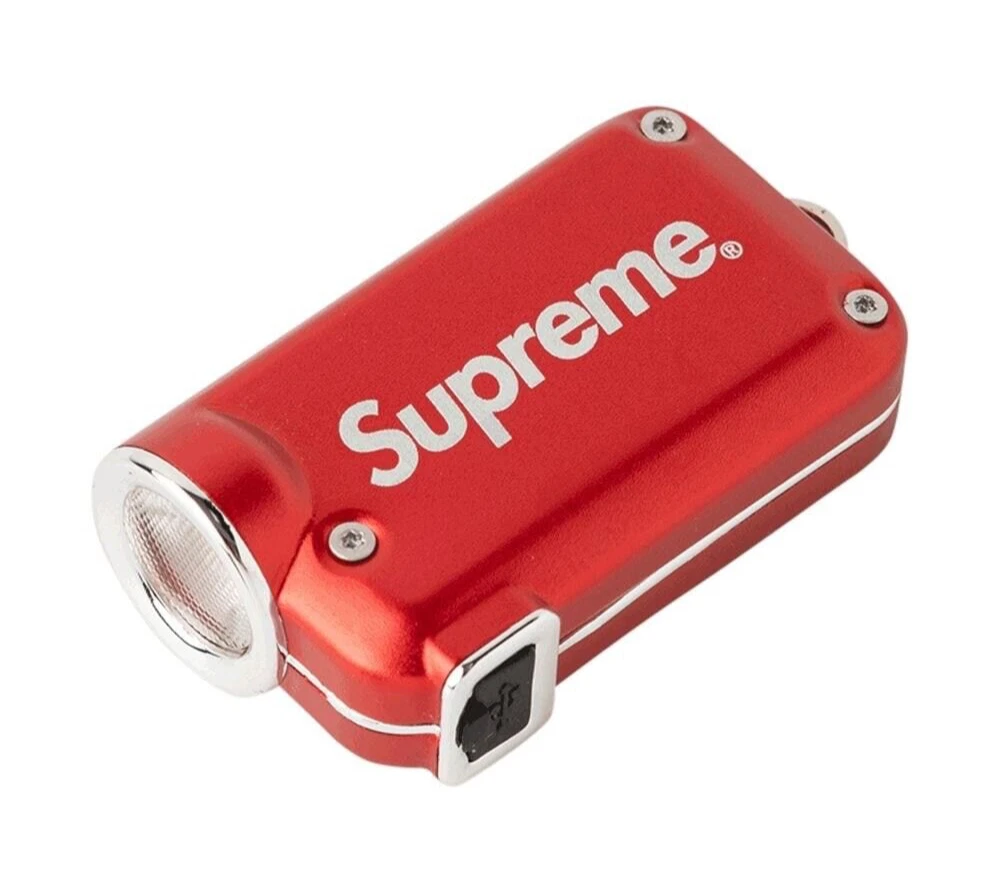 Supreme x Nitecore TINI MINI PORTE CLÉS MÉTALLIQUE RECHARGEABLE LUMIÈRE 380 lumens