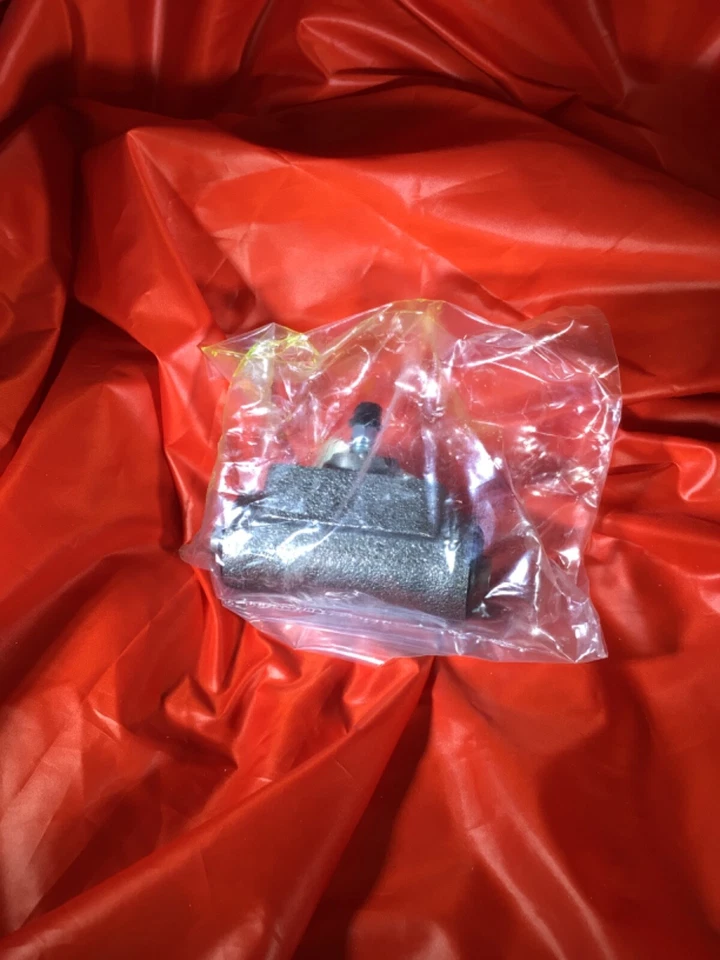 Cilindro de rueda de freno de tambor trasero Dorman W37854 Foto 2 de 4