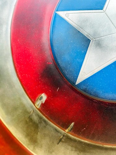 Captain America Battle-Damaged Metal Shield Prop Ultimate Superhero Gift - Picture 5 of 7