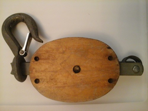 Crosby-Western 21 Block Pulley, 8" With Latch - Picture 4 of 4