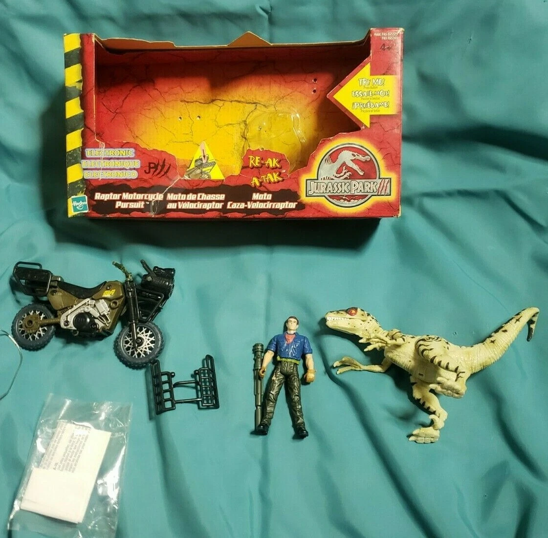 Jurassic park hotsell 3 velociraptor toy