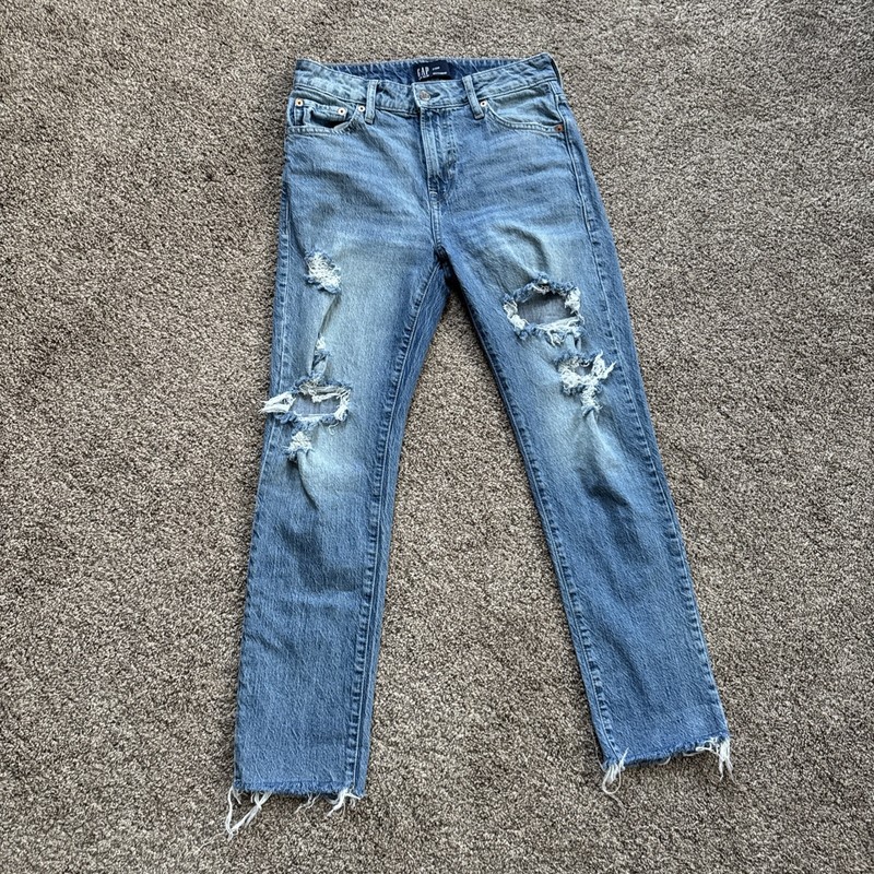 Gap Denim Women’s 2/26R Boyfriend Medium Wash Distressed Jeans EUC