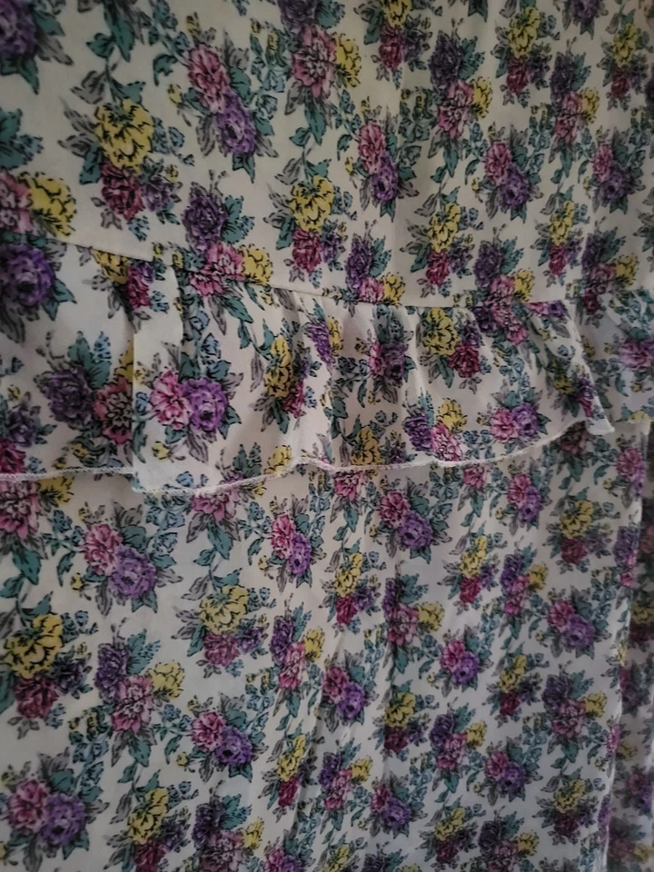 Vintage 00s pretty ruffle floral blouse size 16 boho hippie retro whimsy ditsy - Image 4 of 4