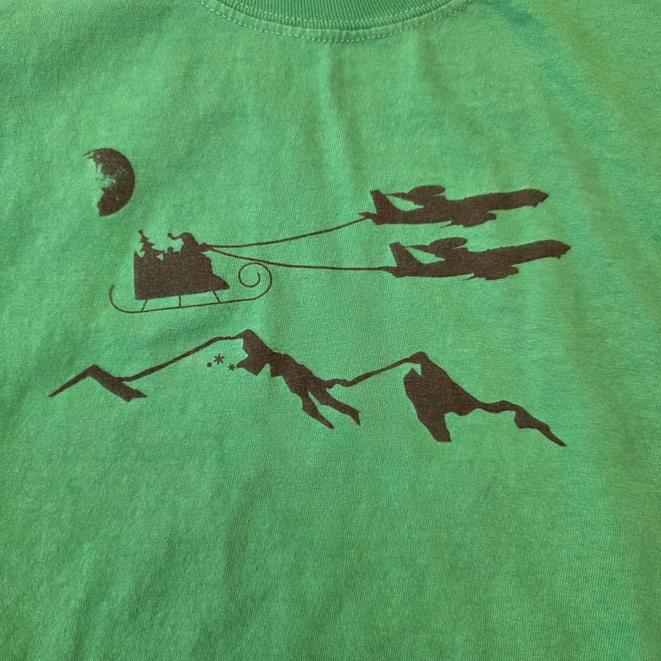 Camiseta AWACS Niños Verde Manga Larga Santa Trineo Montañas 962nd JBER Foto 2 de 4