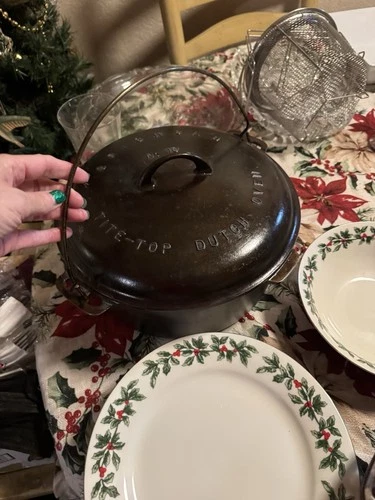 Griswold Erie #10 Cast Iron Dutch Oven with Lid and Handle