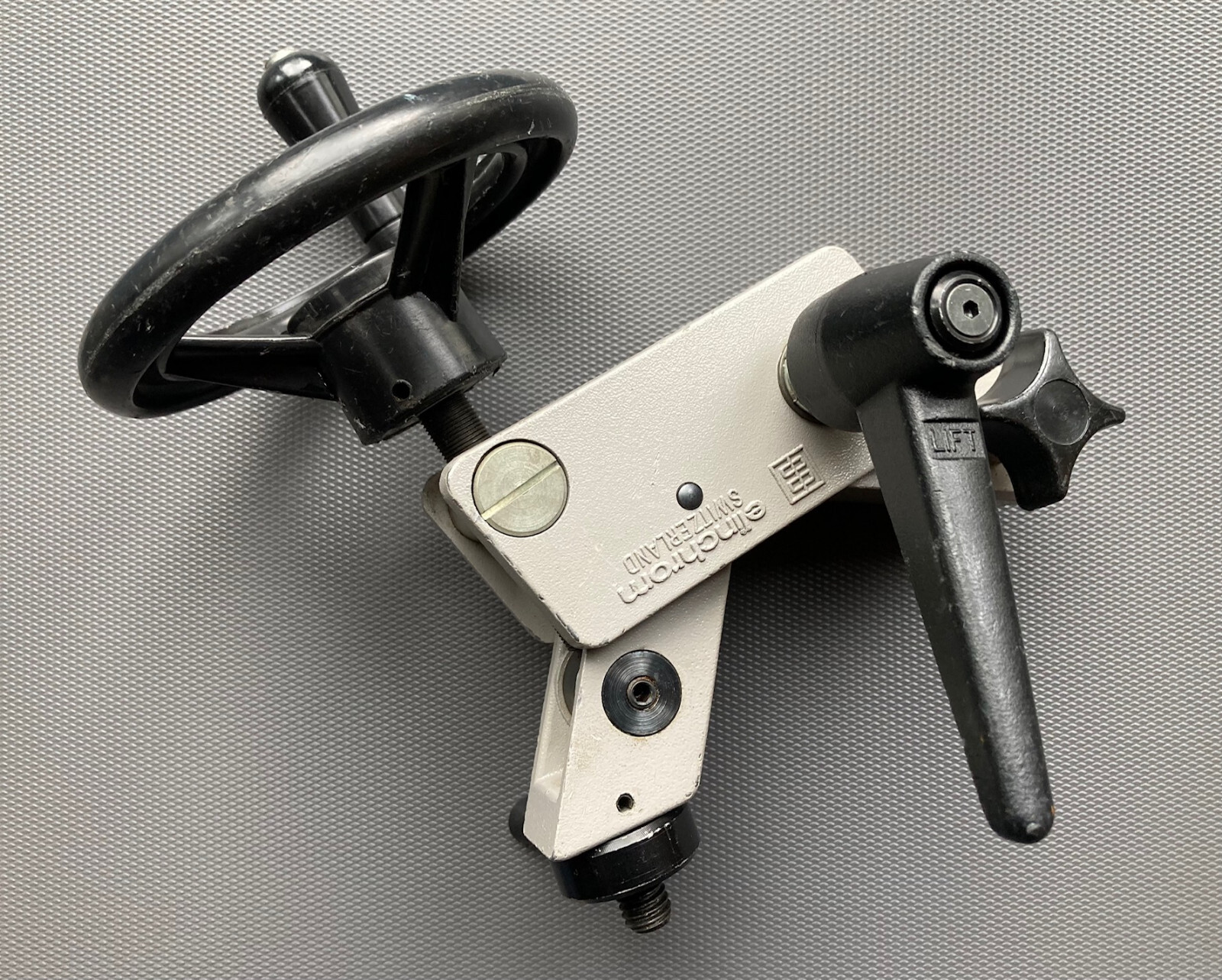 Elinchrom Studio Lighting Pivot Adaptor - Please Read Description