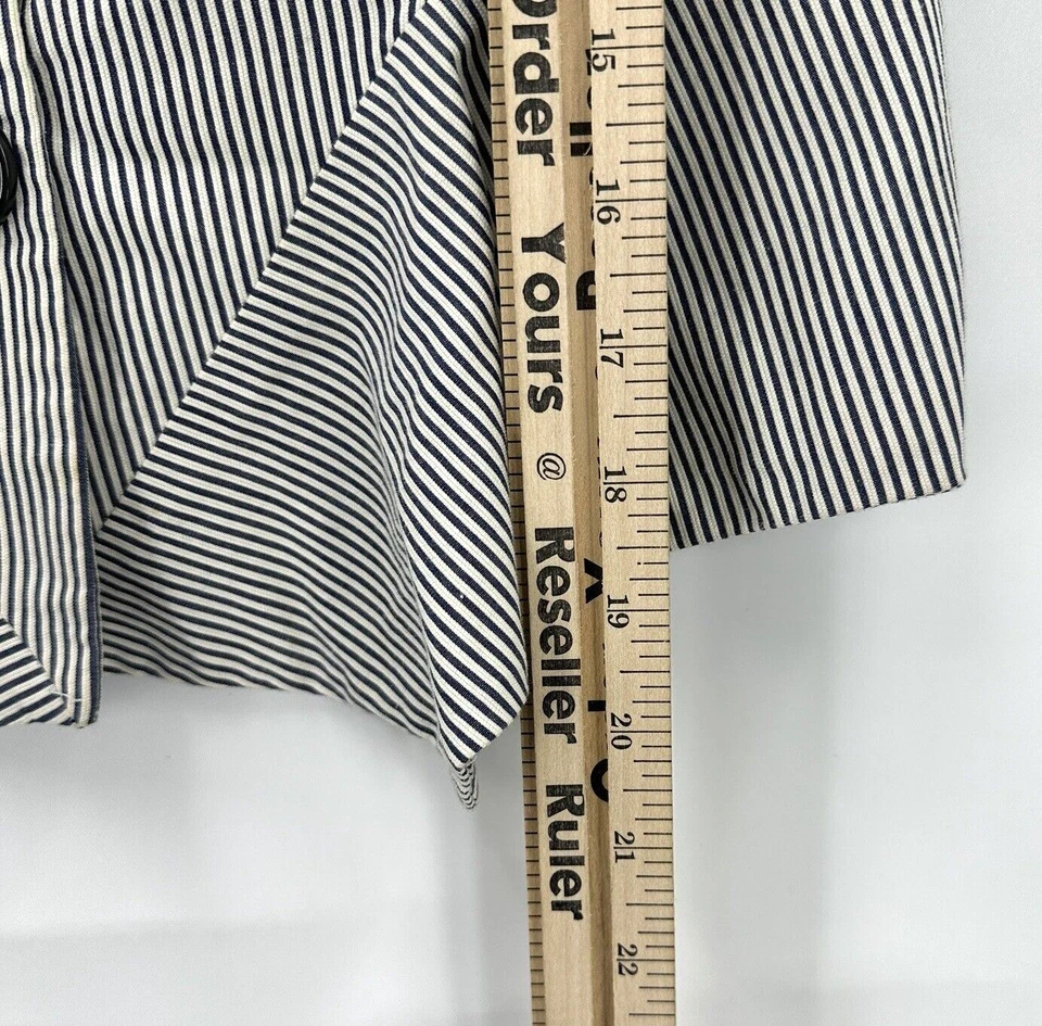 Chaqueta corta Elevenses Anthropologie para mujer manga corta a rayas negra-blanca 8 Foto 3 de 4