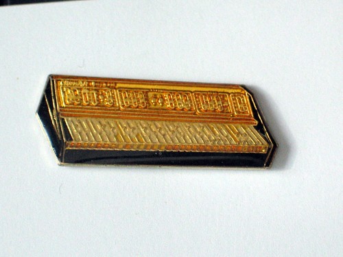 Crunar Keyboard Lapel Pin (lg) Golden - Picture 2 of 3