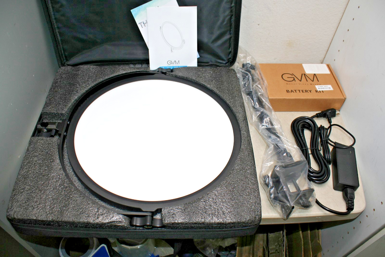 GVM Y60D256 14" 60W Bi-Color Soft LED Edge Video Light with Batteries NEW