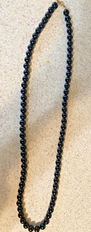 VINTAGE 30" BLACK BEADED NECKLACE WITH SPRING CLOSURE