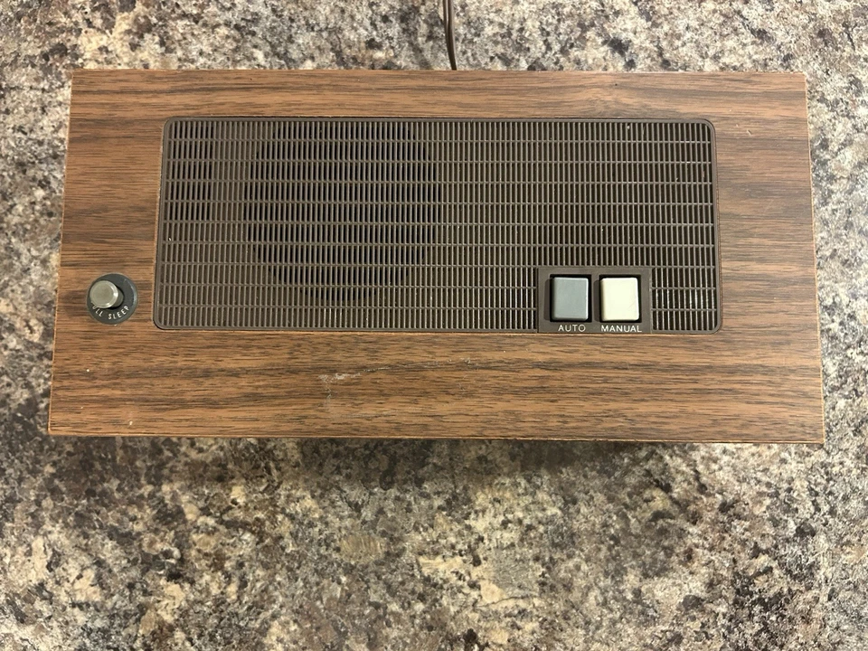 Radio Reloj Abatible Sony AM/FM Vintage Modelo TFM-C720W - Funciona Perfectamente Foto 3 de 4