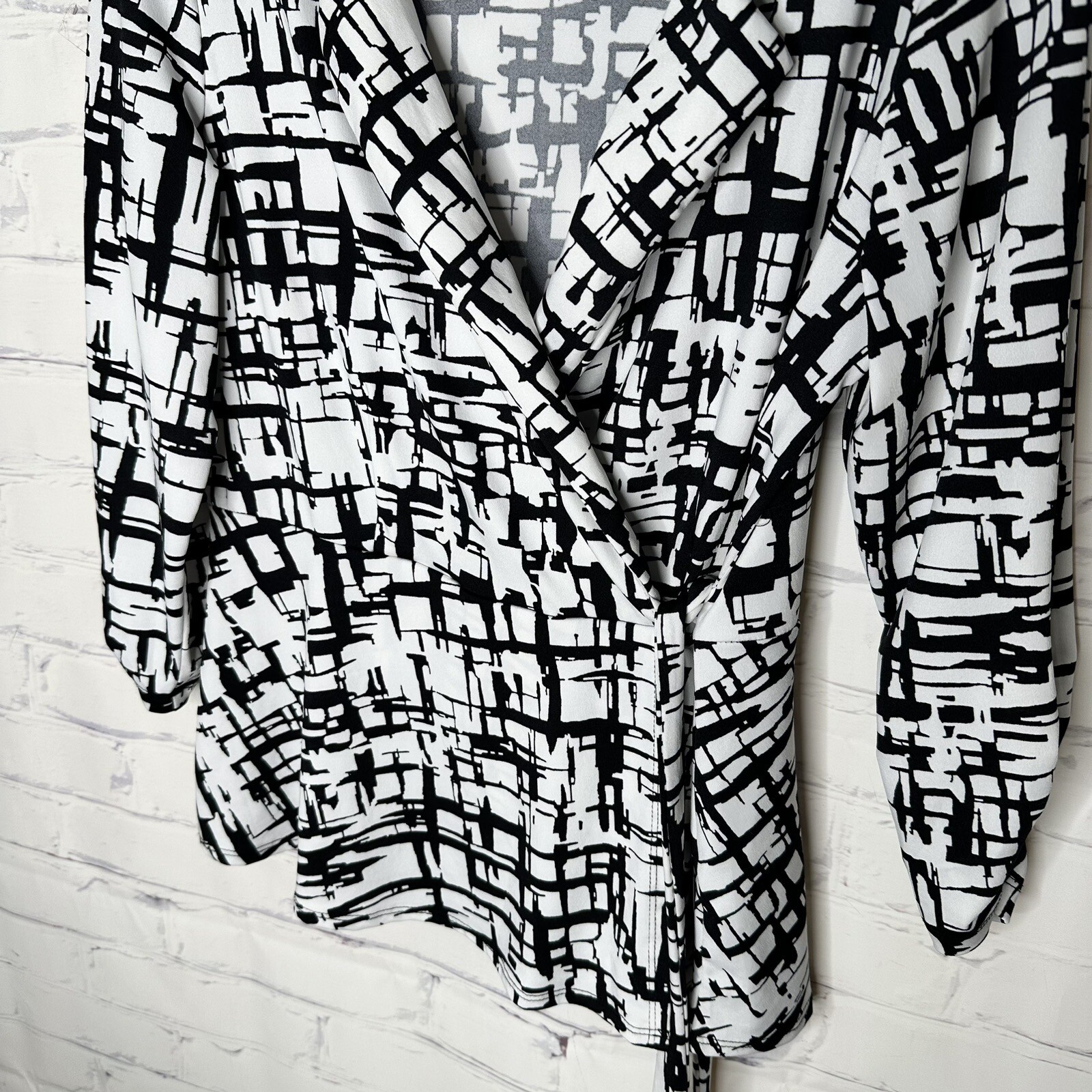 PerSeption Concept Medium Black & White Top - image 3