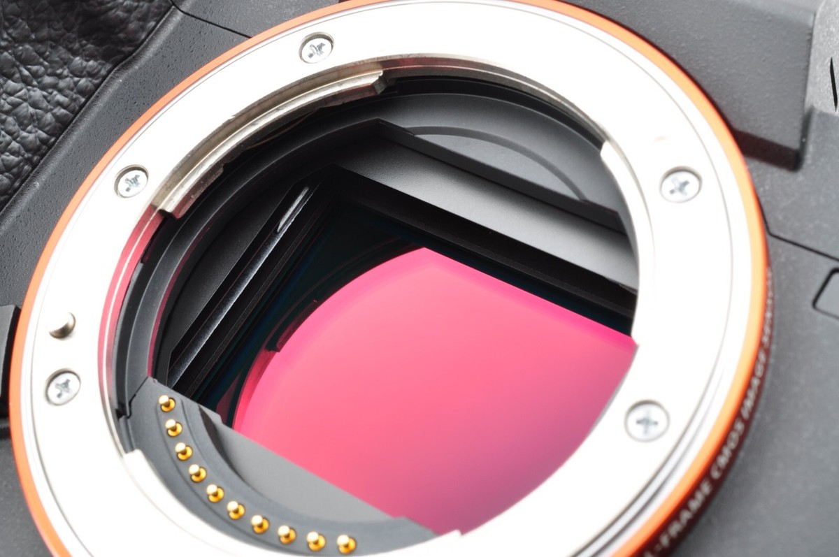 Sony α7R III compact digital camera ILCE 7RM3 Near Mint 44970