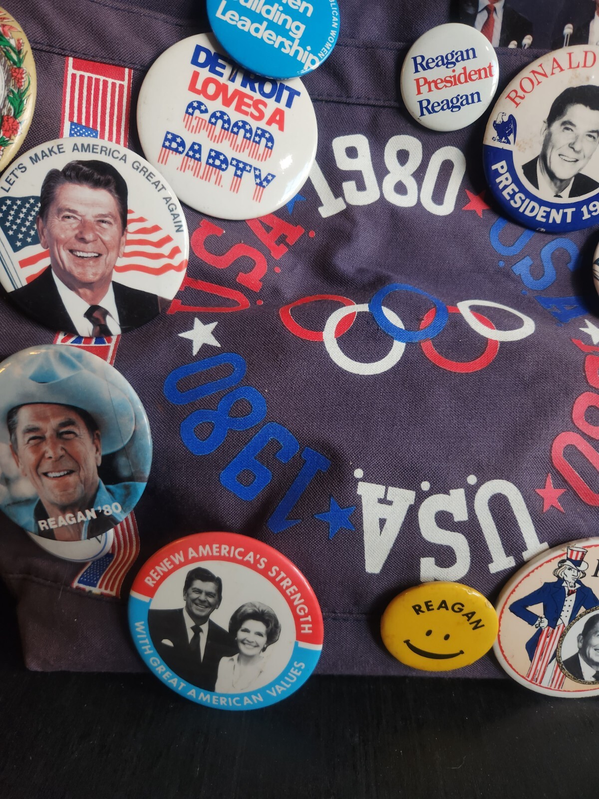 1980 REPUBLICAN NATIONAL CONVENTION REAGAN BUSH 1 OF A KIND TOTE BAG W/28 PINS