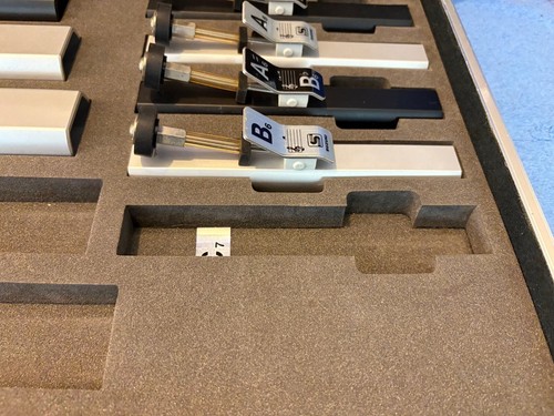 Suzuki HB-12A Handglocken Ton Glockenspiel mit Koffer 4 Glockenspiele fehlen - Bild 9 von 18