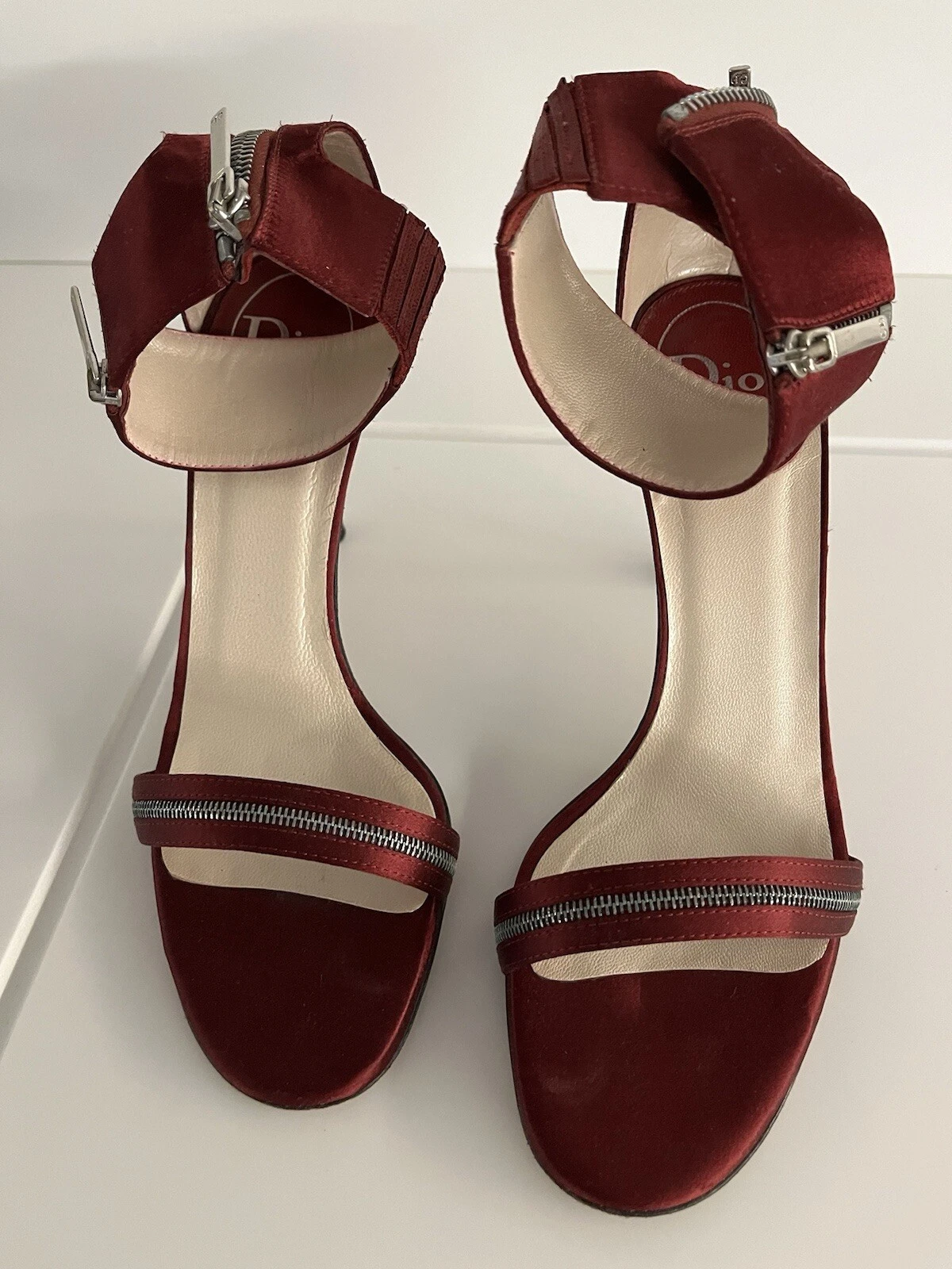 Sandales à talons Dior rouge satin zippées UK 5