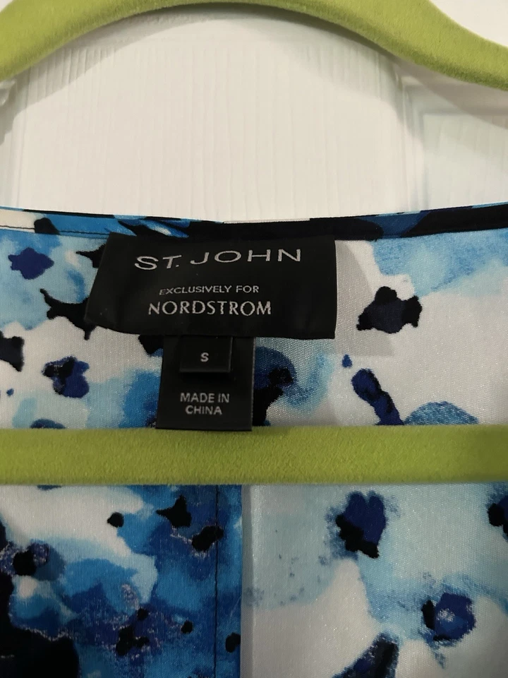 Blusa St. John Vibrante Estampada Seda Negra/Azul/Blanca Manga Globo Talla S Foto 4 de 4