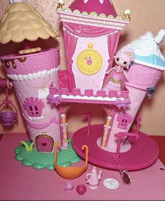 Lalaloopsy Mini Princess Castle Playset Dolls Included.