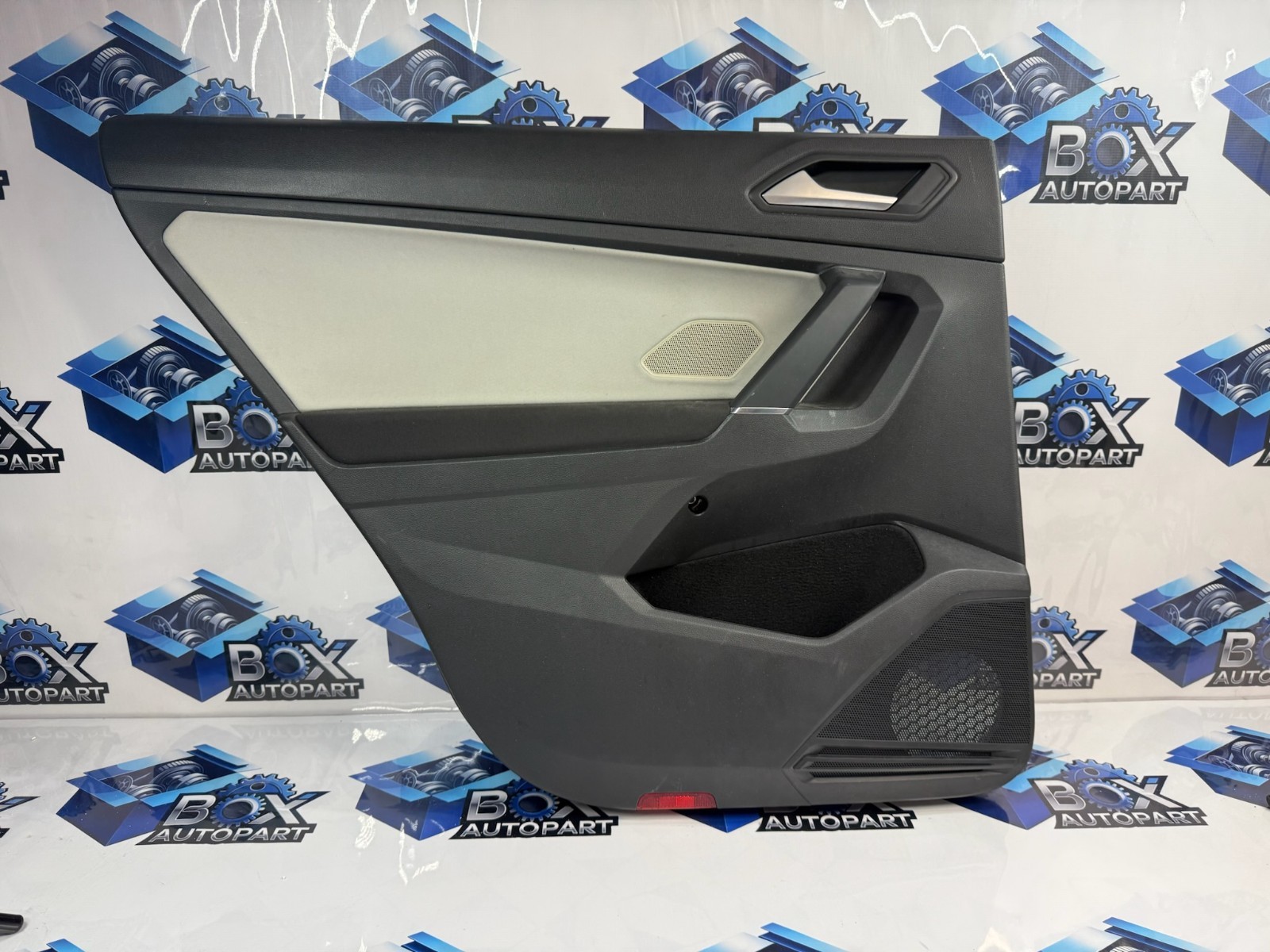 2018-2022 Volkswagen VW Tiguan Left Back Interior Door Panel OEM