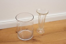 Set: 2 schöne Glasvasen –