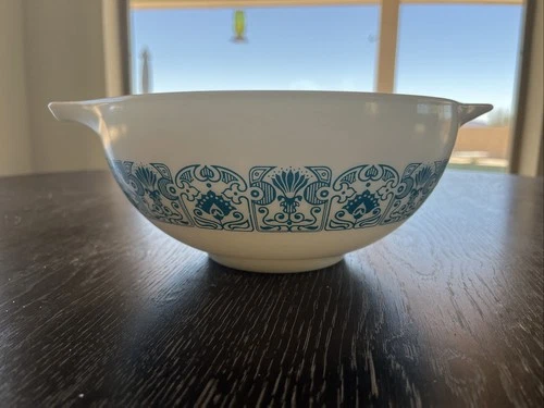 Vintage 1970's Pyrex #443 2 1/2 Qt Cinderella Mixing Bowl - Horizon Blue