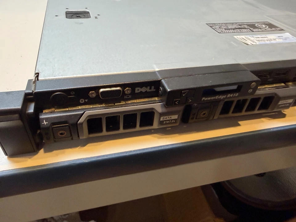 Dell PowerEdge Server R410 Xeon E5560 @ 2.40GHz 4 Core CPU 2x2TB HDD, 16GB RAM - Image 3 of 4