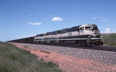 NEU ORIGINAL DIA BNSF SD70MAC #9723+2 MIT KOHLEZUG - RENO JCT WY 1996