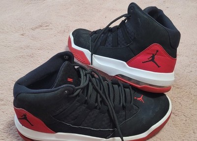 Jordan Max Aura  Gr. 44  Air Jordan 11 Classic Bred Vibes  AQ9084-023