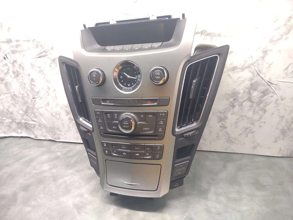 Cadillac CTS 2008-2013 sedán radio control de clima tablero reloj bisel Foto 2 de 4