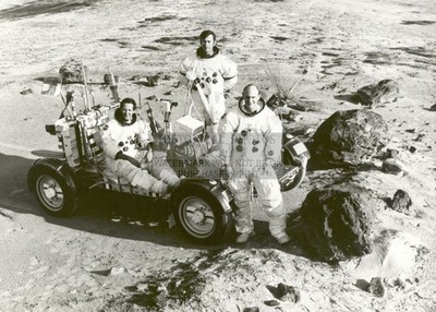 APOLLO 16 CREW TRAINING LUNAR MODULE 1972 5X7 PHOTO