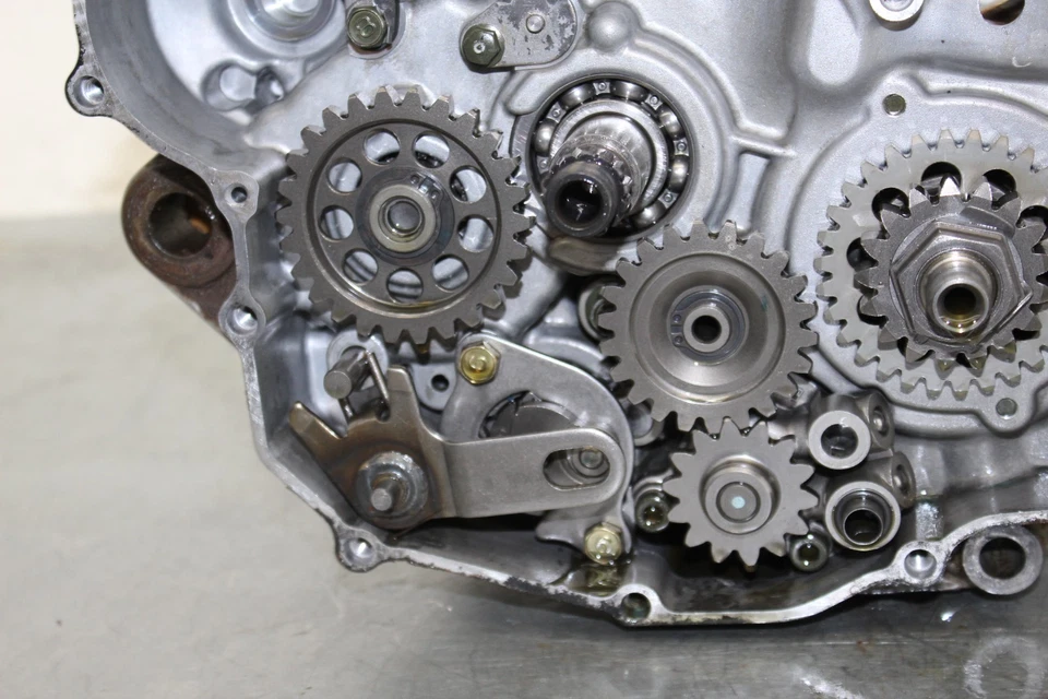 Yamaha YZ250F 2002 OEM cárter fundas motor bloque motor manivela inferior Foto 4 de 4