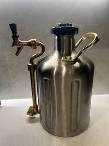 GrowlerWerks Ukeg 128 SS Brass Pressurized Growler *Exc Cond Upscale Bar Brewery