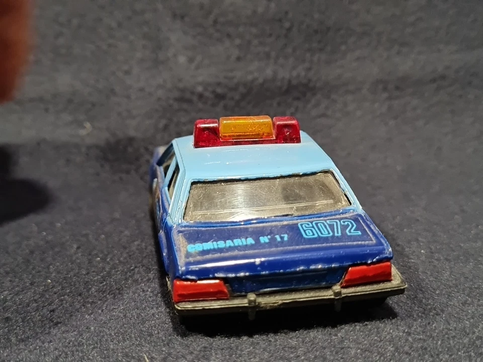 GALGO FORD TAUNUS GHIA POLICIA  SCALA 1:43  - Immagine 4 di 4