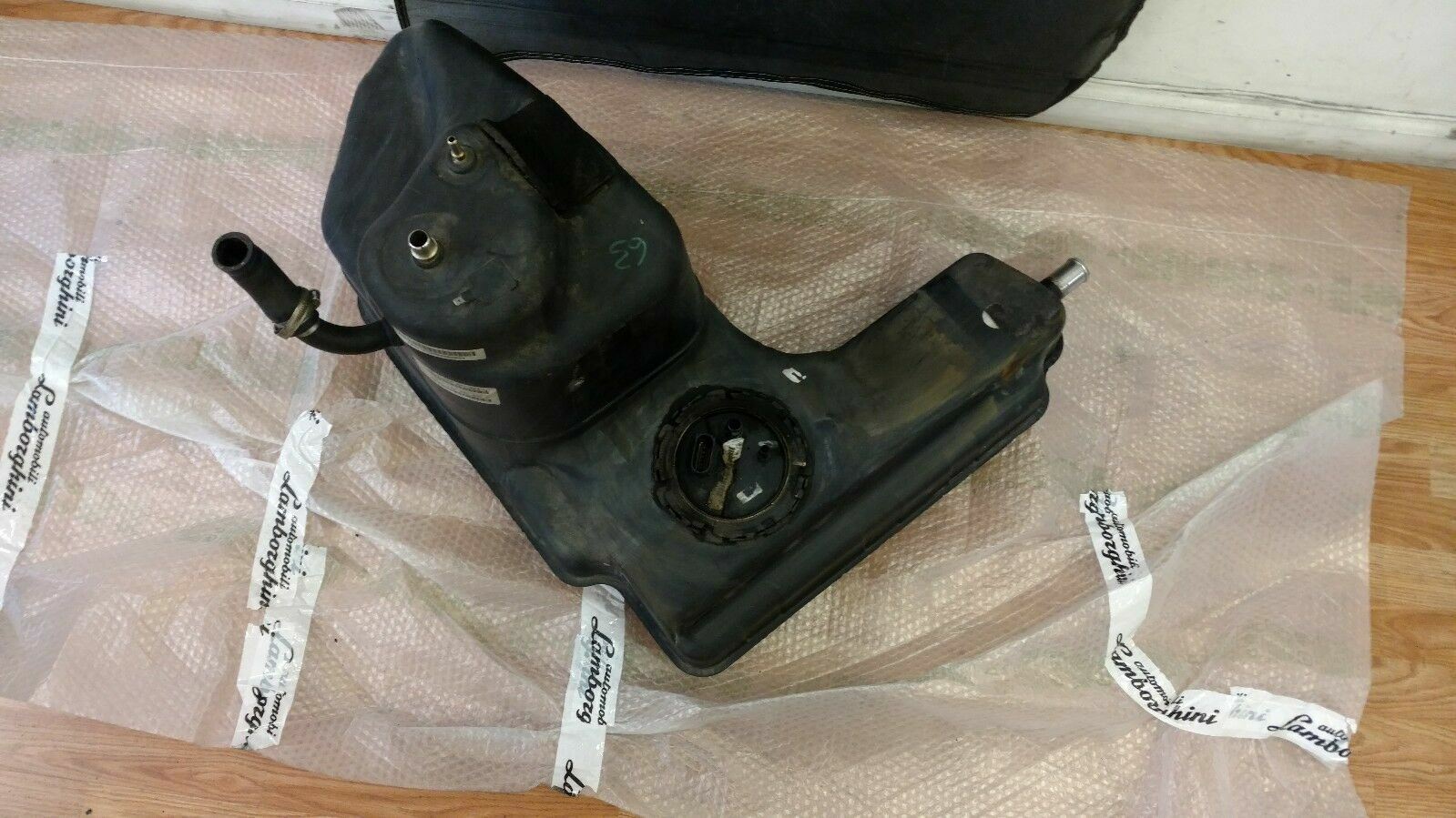 LAMBORGHINI GALLARDO LP560 LP570 PASSENGER RIGHT SIDE FUEL TANK OEM 400201022C